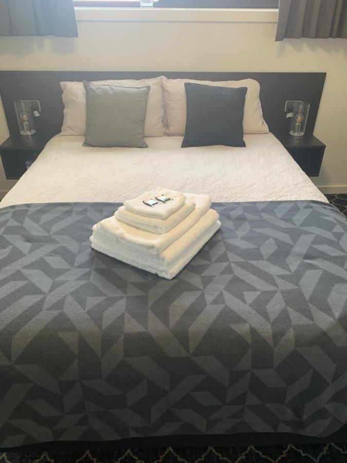 Queens Arms Hotel Longford Zewnętrze zdjęcie