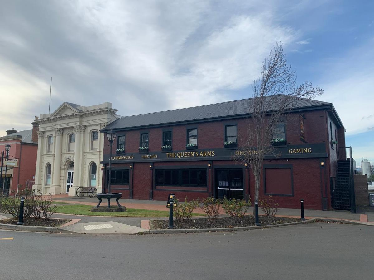 Queens Arms Hotel Longford Zewnętrze zdjęcie