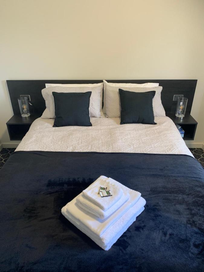 Queens Arms Hotel Longford Zewnętrze zdjęcie