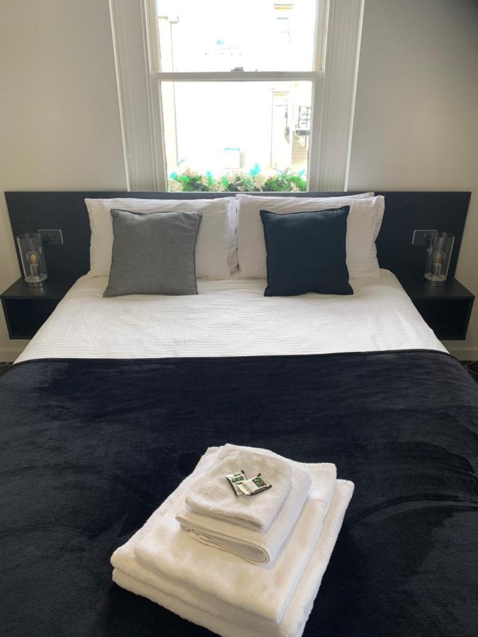Queens Arms Hotel Longford Zewnętrze zdjęcie